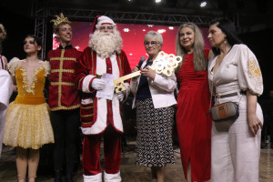 CDL lota o Ginsio Arrozo com espetculo de Natal